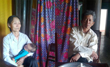 Con gái trần truồng trên vũng máu ám ảnh người cha tội nghiệp